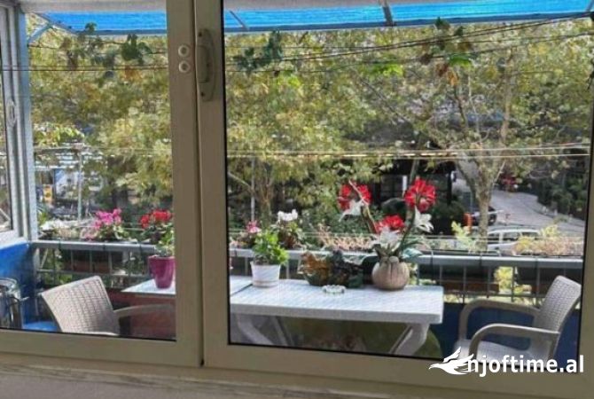 Shtepi ne shitje Apartament ne Tirane, 1+1, Mobilimi E mobiluar, Pagesa 100,000  Euro.