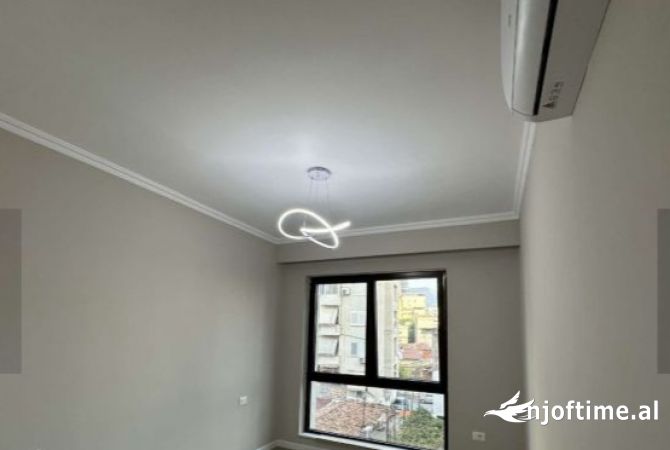 Ambient biznesi me qera 3+1 ne Tirane - 900 Euro