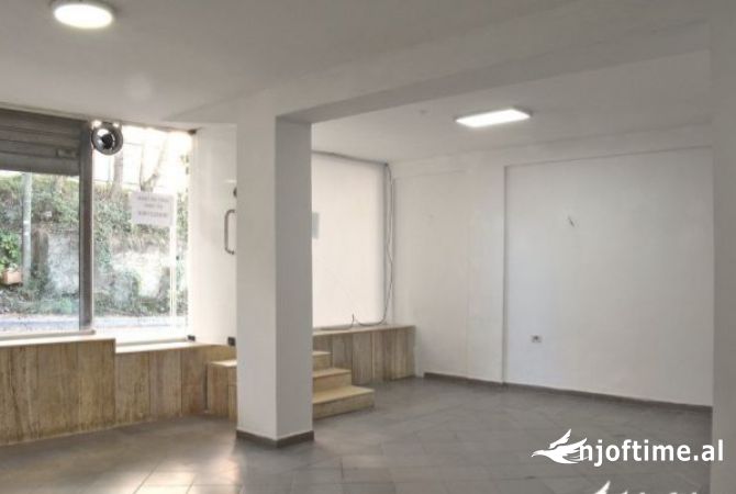 Ambient biznesi me qera 1+1 ne Tirane - 400 Euro