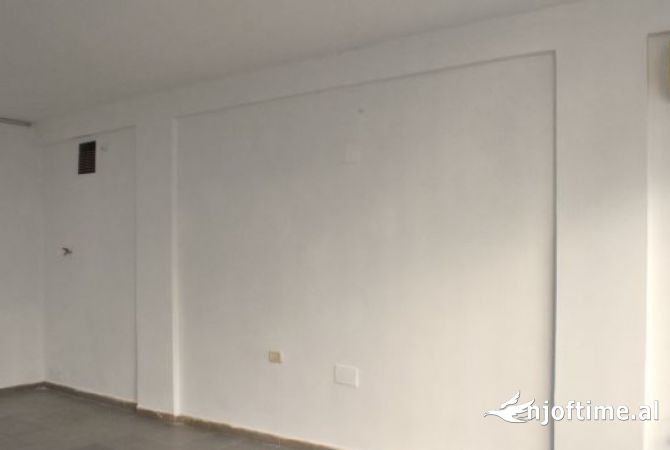 Ambient biznesi me qera 1+1 ne Tirane - 400 Euro