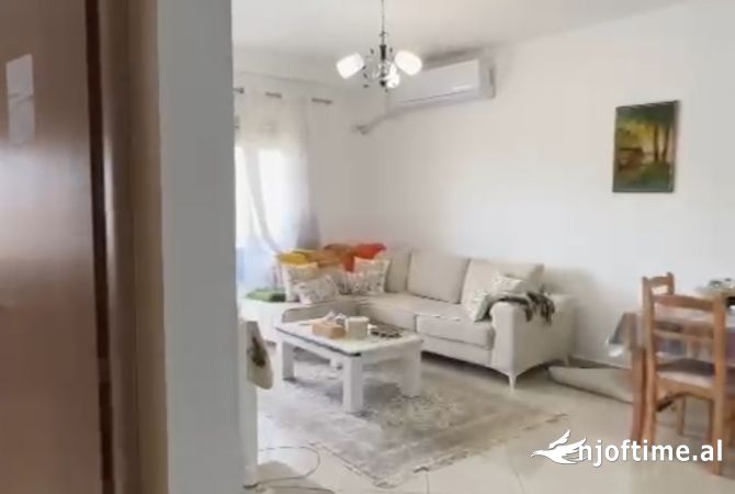 Shtepi ne shitje Apartament ne Tirane, 2+1, Mobilimi E mobiluar, Pagesa 120,000  Euro.