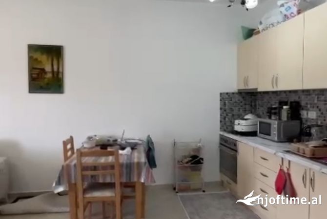 Shtepi ne shitje Apartament ne Tirane, 2+1, Mobilimi E mobiluar, Pagesa 120,000  Euro.