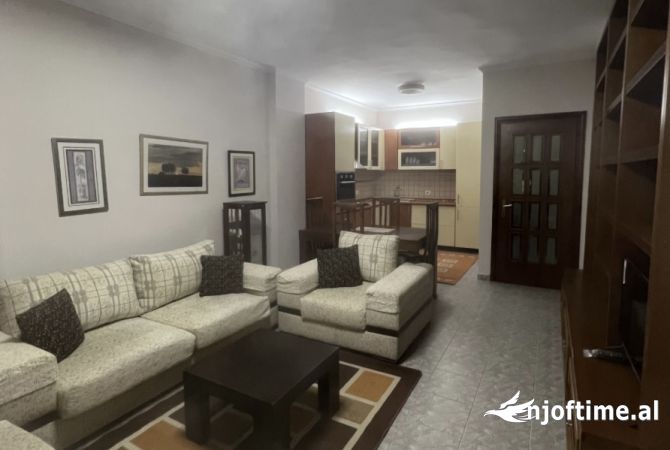 Shtepi me qera 2+1 ne Tirane - 600 Euro