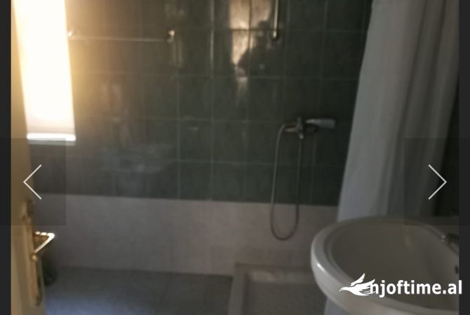 Shtepi me qera Shtepi Private ne Tirane, 3+1, Mobilimi E mobiluar, Pagesa 50,000  Leke.