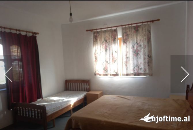 Shtepi me qera Shtepi Private ne Tirane, 3+1, Mobilimi E mobiluar, Pagesa 50,000  Leke.