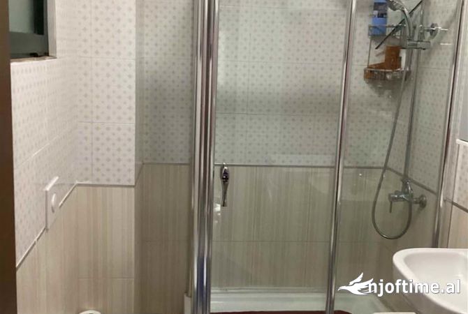 Shtepi me qera 1+1 ne Tirane - 60,000 Leke