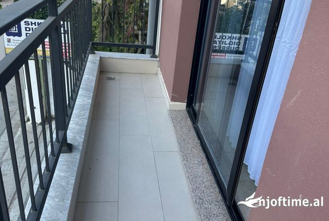 Shtepi me qera Apartament ne Durres, 2+1, Mobilimi E mobiluar, Pagesa 400  Euro.
