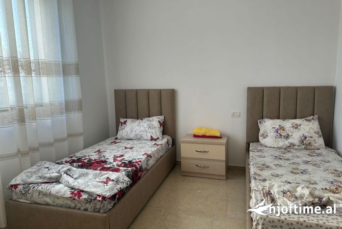 Shtepi me qera Apartament ne Durres, 2+1, Mobilimi E mobiluar, Pagesa 400  Euro.