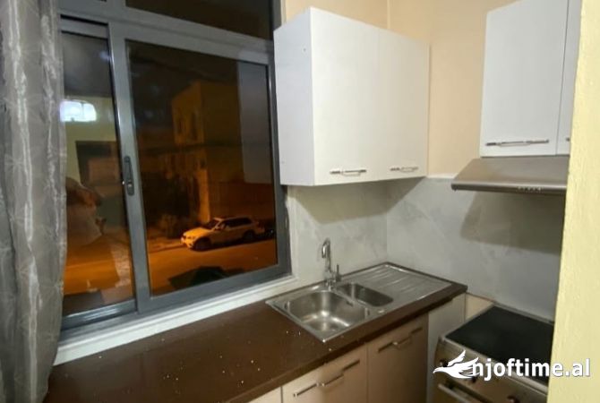 Shtepi me qera Apartament ne Tirane, 2+1, Mobilimi E mobiluar, Pagesa 45,000  Leke.