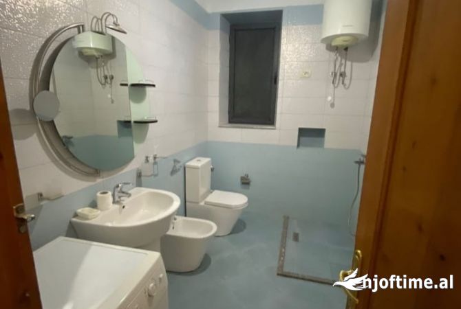 Shtepi me qera Apartament ne Tirane, 2+1, Mobilimi E mobiluar, Pagesa 45,000  Leke.