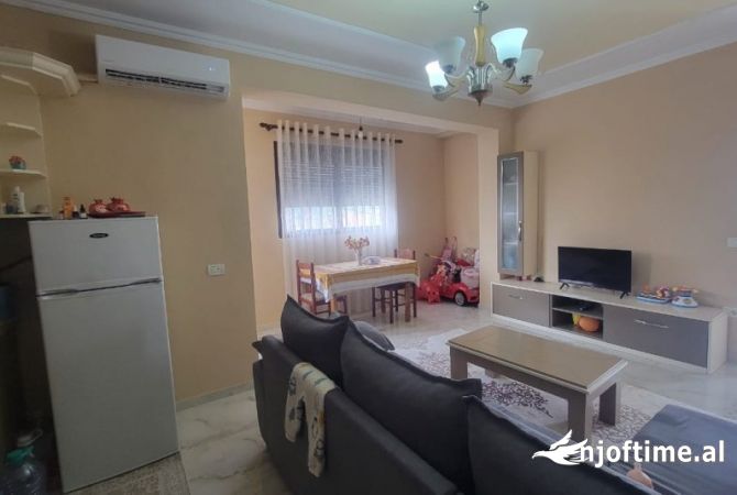 Shtepi me qera 2+1 ne Tirane - 500 Euro