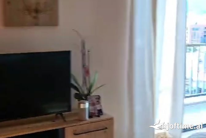 Shtepi ne shitje Apartament ne Tirane, 2+1, Mobilimi E mobiluar, Pagesa 192,000  Euro.