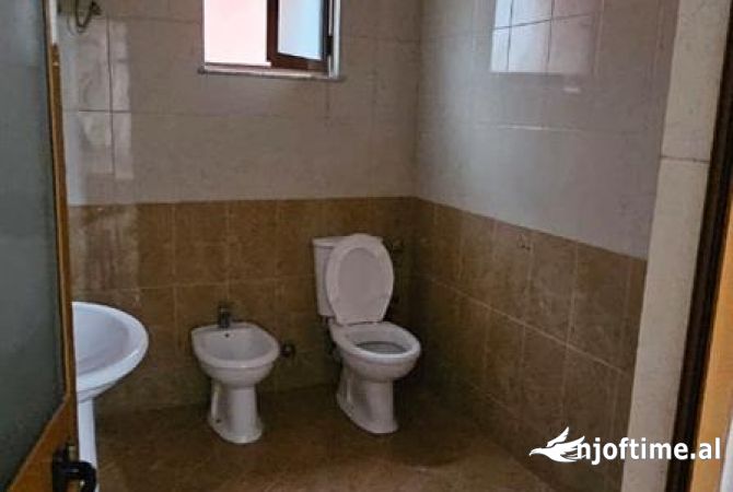 Shtepi me qera 2+1 ne Tirane - 600 Euro