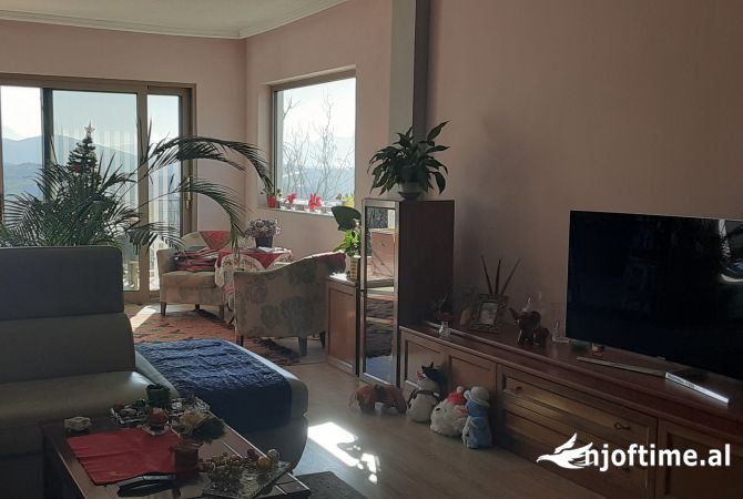 Shtepi me qera 2+1 ne Tirane - 57,000 Leke