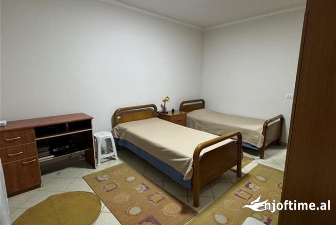 Shtepi me qera Apartament ne Tirane, 2+1, Mobilimi E mobiluar, Pagesa 65,000  Leke.