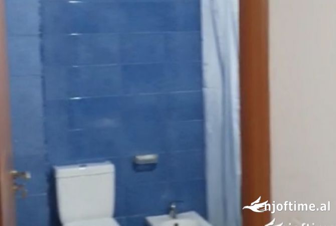 Shtepi ne shitje Apartament ne Tirane, 1+1, Mobilimi E mobiluar, Pagesa 99,000  Euro.