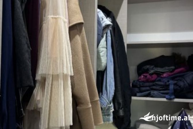 Shtepi ne shitje Apartament ne Tirane, 1+1, Mobilimi E mobiluar, Pagesa 13,500,000  Leke.