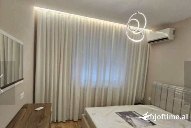 Shtepi ne shitje Apartament ne Tirane, 2+1, Mobilimi E mobiluar, Pagesa 140,000  Euro.