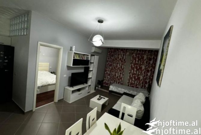 Shtepi ne shitje Apartament ne Tirane, 1+1, Mobilimi E mobiluar, Pagesa 224,000  Euro.