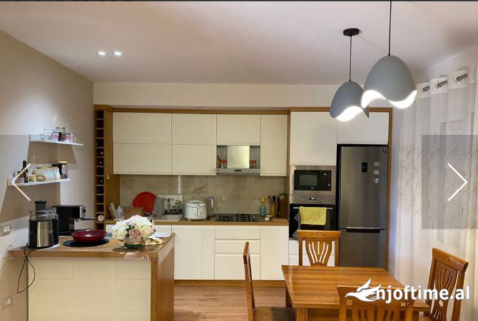 Shtepi me qera Shtepi Private ne Tirane, 3+1, Mobilimi E mobiluar, Pagesa 800  Euro.