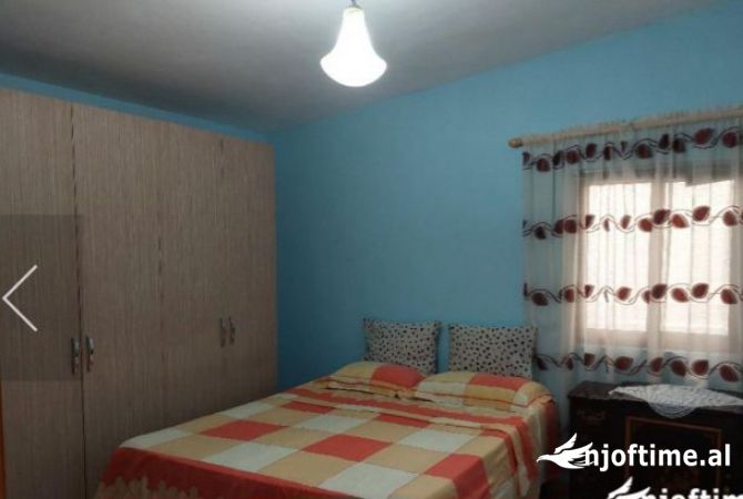 Shtepi ne shitje Apartament ne Tirane, 3+1, Mobilimi E mobiluar, Pagesa 135,000  Euro.