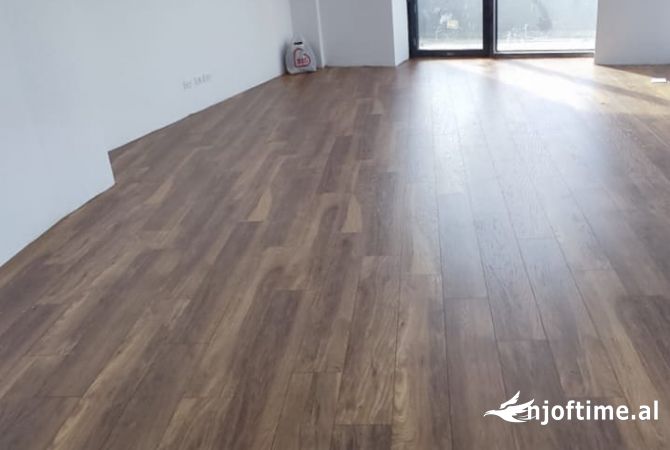 Ambient biznesi me qera 3+1 ne Tirane - 1,000 Euro