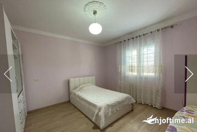 Shtepi me qera 5+1 ne Tirane - 1,300 Euro