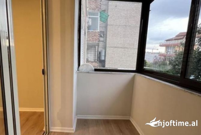 Shtepi ne shitje Apartament ne Tirane, 1+1, Mobilimi Bosh, pa mobiluar, Pagesa 86,000  Euro.