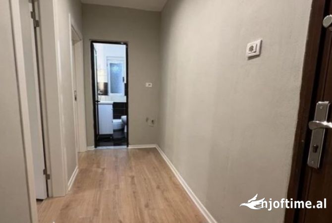 Shtepi ne shitje Apartament ne Tirane, 1+1, Mobilimi Bosh, pa mobiluar, Pagesa 86,000  Euro.