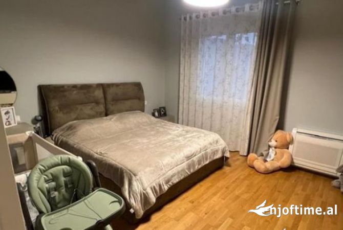 Shtepi me qera Shtepi Private ne Tirane, 6+1, Mobilimi E mobiluar, Pagesa 1,500  Euro.