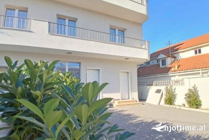 Shtepi me qera 6+1 ne Tirane - 1,500 Euro