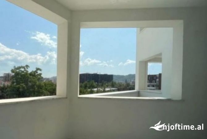 Shtepi me qera 2+1 ne Tirane - 54,000 Leke