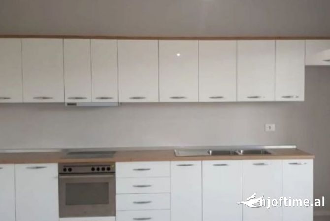 Shtepi me qera Apartament ne Tirane, 2+1, Mobilimi Bosh, pa mobiluar, Pagesa 54,000  Leke.