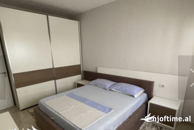 Shtepi me qera Apartament ne Tirane, 2+1, Mobilimi E mobiluar, Pagesa 700  Euro.