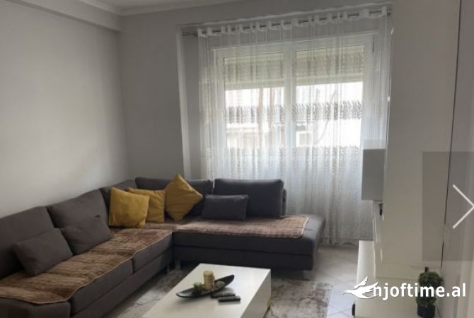 Shtepi me qera 2+1 ne Tirane - 700 Euro