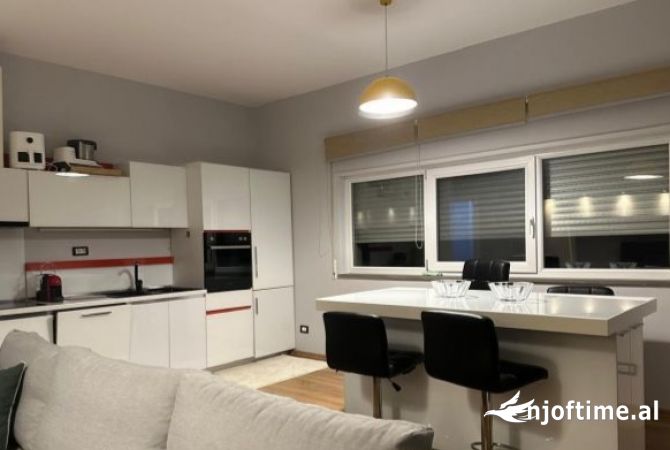 Shtepi me qera Apartament ne Tirane, 2+1, Mobilimi E mobiluar, Pagesa 800  Euro.