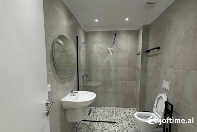 Ambjente me qera - Myslym Shyri