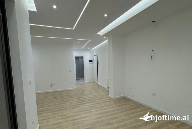 Ambient biznesi me qera 3+1 ne Tirane - 700 Euro