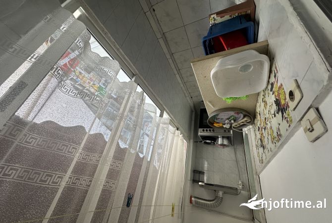 Shtepi me qera Apartament ne Tirane, 2+1, Mobilimi E mobiluar, Pagesa 50,000  Leke.