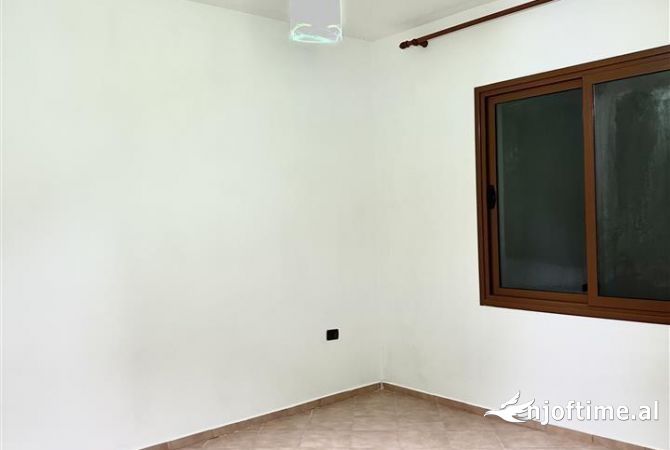 Shtepi me qera 2+1 ne Tirane - 30,000 Leke