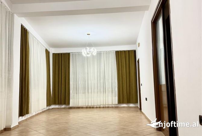 Shtepi me qera 2+1 ne Tirane - 30,000 Leke
