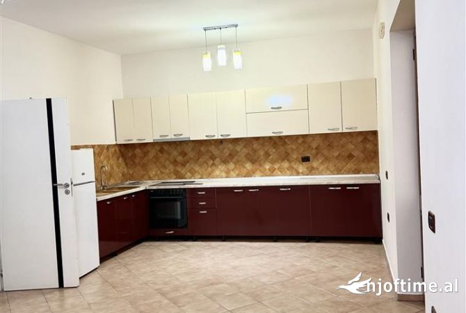 Shtepi me qera 2+1 ne Tirane - 30,000 Leke