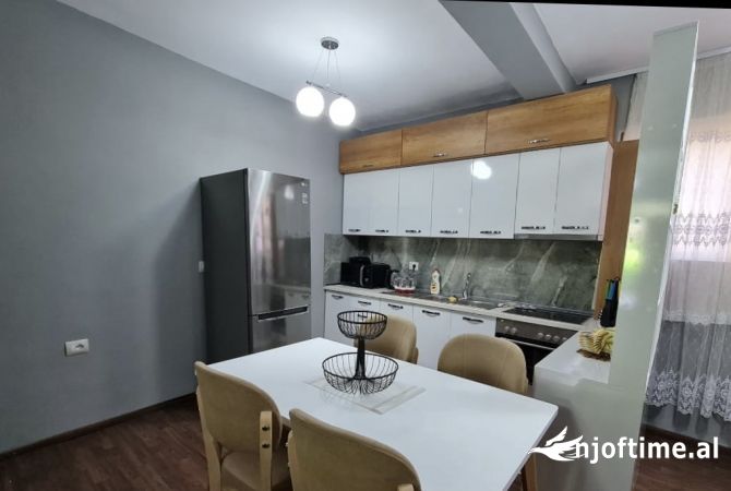 Shtepi me qera 2+1 ne Tirane - 700 Euro