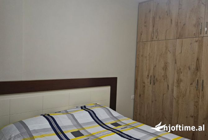 Shtepi me qera Apartament ne Tirane, 1+1, Mobilimi E mobiluar, Pagesa 50,000  Leke.