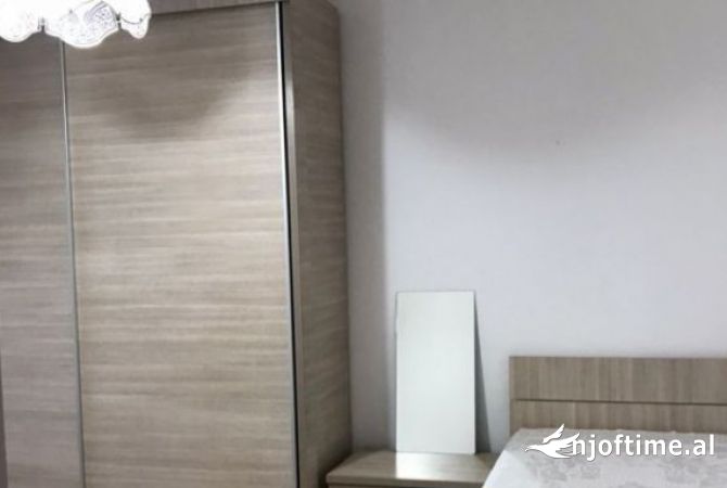 Shtepi me qera 3+1 ne Tirane - 60,000 Leke