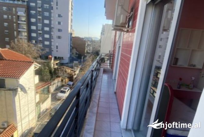 Shtepi me qera Apartament ne Tirane, 2+1, Mobilimi E mobiluar, Pagesa 700  Euro.