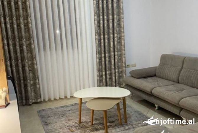 Shtepi me qera 1+1 ne Tirane - 40,000 Leke