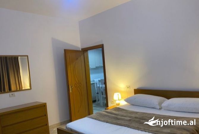 Shtepi me qera Shtepi Private ne Tirane, 1+1, Mobilimi E mobiluar, Pagesa 40,000  Leke.