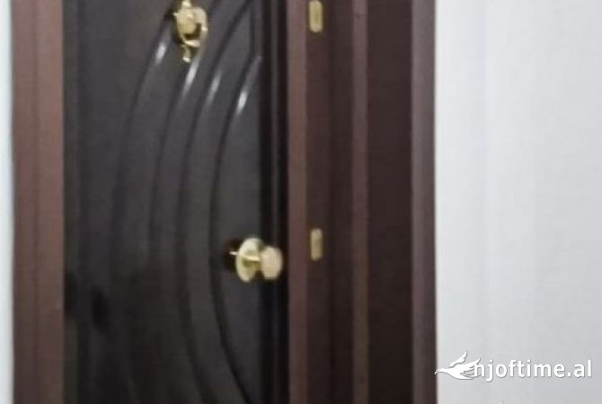 Shtepi ne shitje Apartament ne Tirane, 1+1, Mobilimi E mobiluar, Pagesa 10,800,000  Leke.