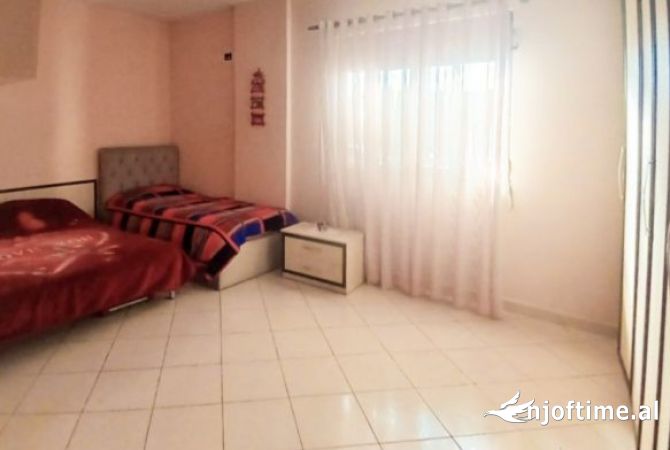 Shtepi ne shitje Apartament ne Tirane, 1+1, Mobilimi E mobiluar, Pagesa 10,800,000  Leke.